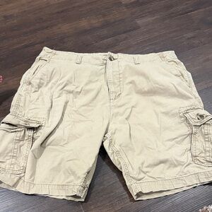 Men's Tan Cargo Shorts